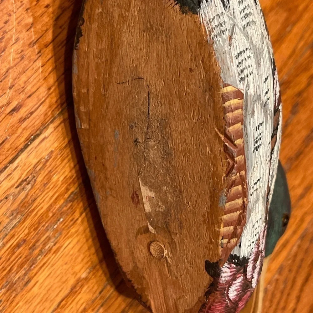 unbranded wood carved